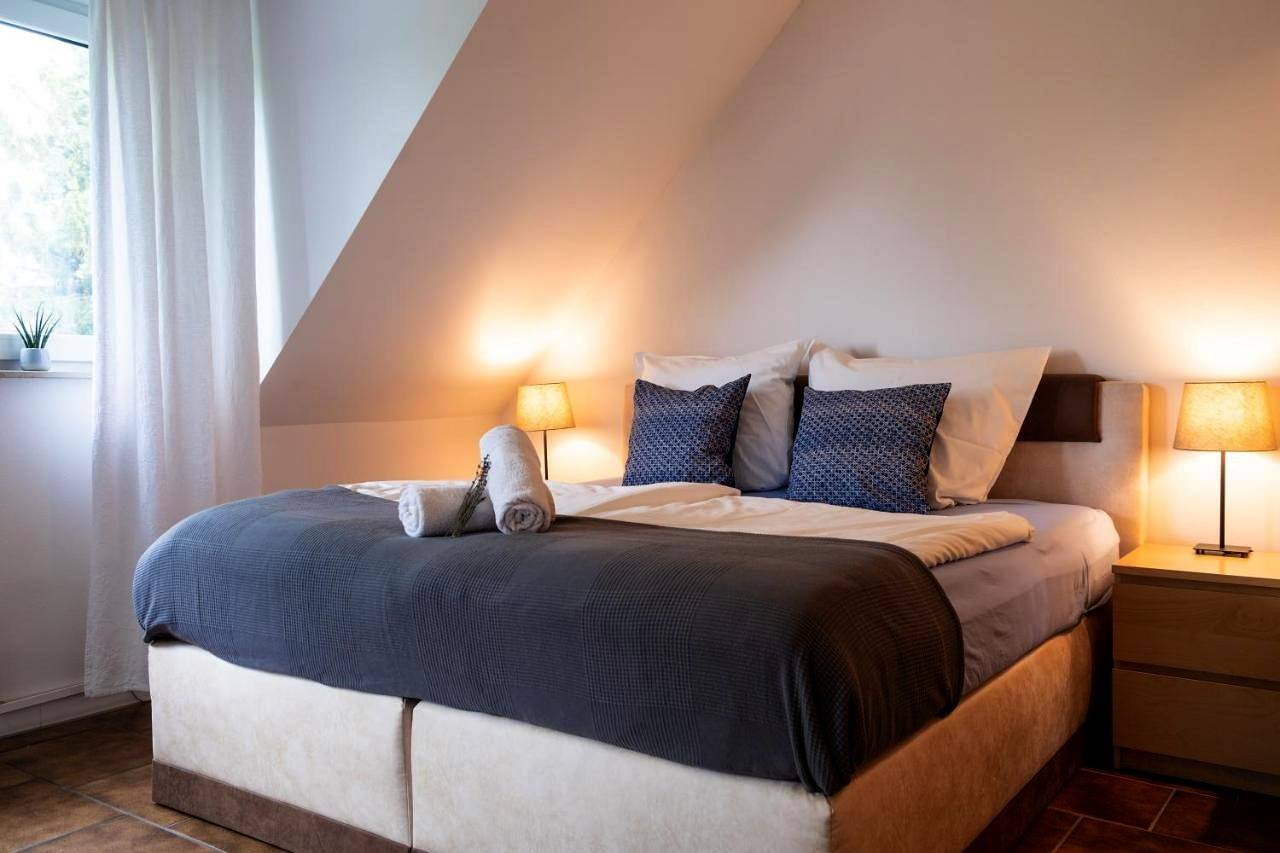 Ganze Wohnung, Helles Appartement mit eigenem Stellplatz in Mülheim an der Ruhr, Ruhrgebiet