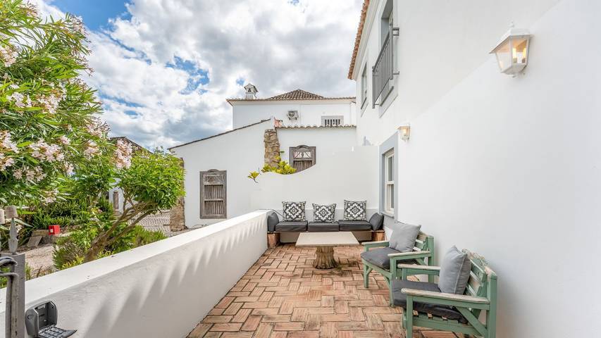 Casa de férias para 6 pessoas, com piscina e jardim e ainda terraço no Algarve