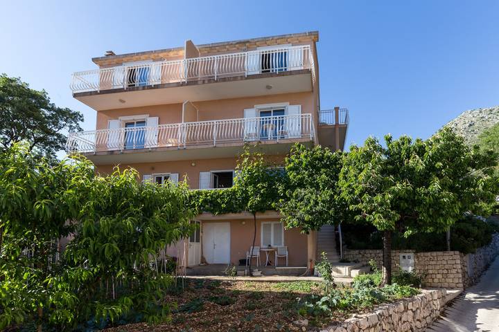 Ferienwohnung für 4 Personen, mit Meerblick und Balkon in Plat