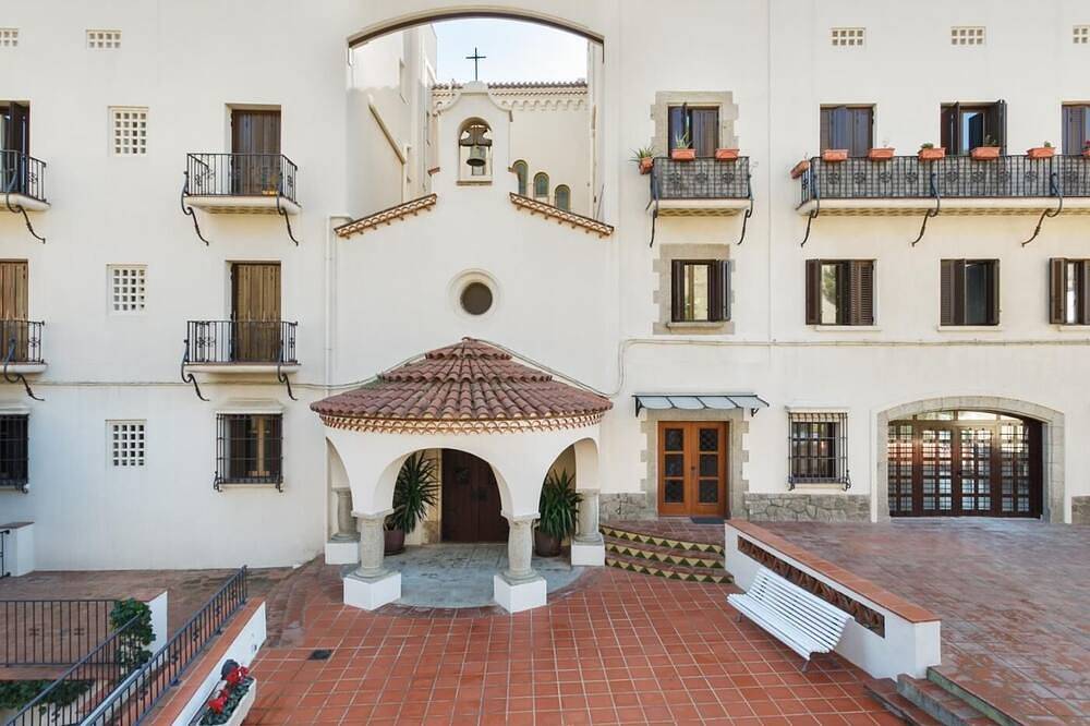 Entire apartment, Beach Apartment 40 km Barcelona Arenyslux2 in Arenys de Mar, Costa del Maresme