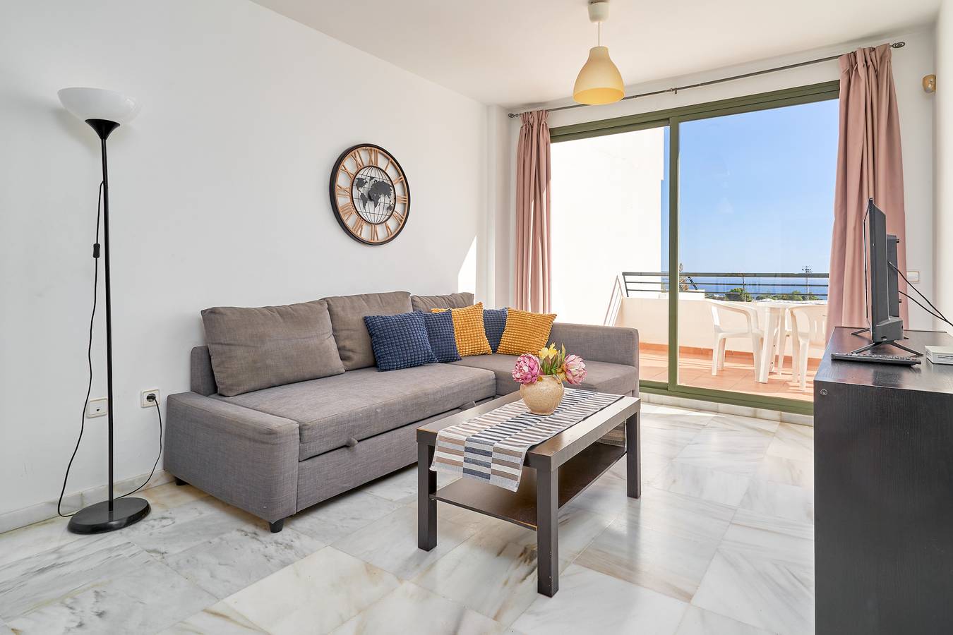 Appartement entier, Appartement 'Balcon De Nerja' avec vue sur la mer, Wi-Fi et climatisation in Nerja, Costa del Sol
