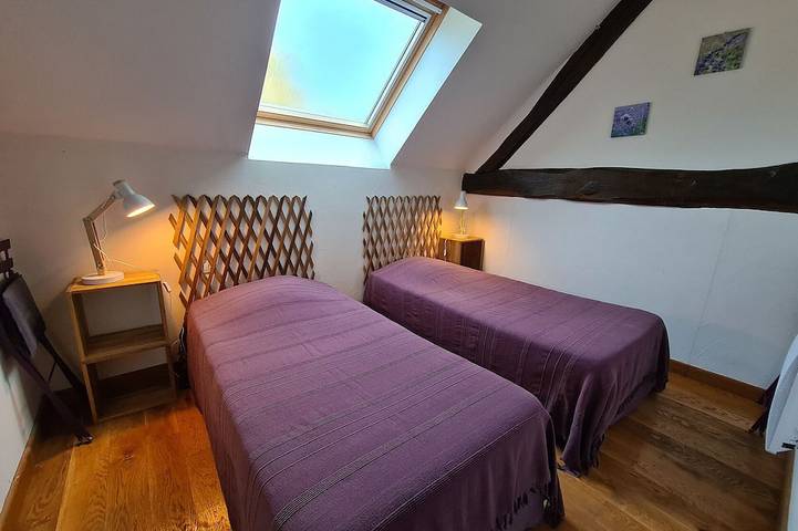 Gîte pour 4 personnes, avec jardin à Dampierre-en-Burly - 2