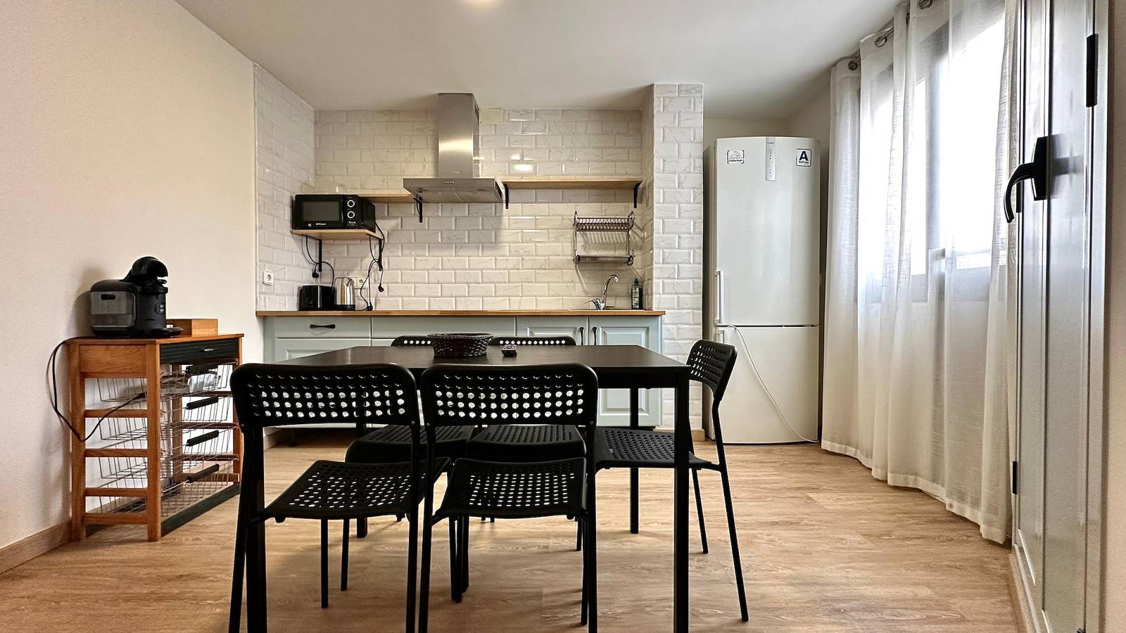 Entire apartment, Holiday apartment for 6 people in El Barrio, Alicante