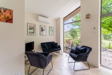 Maison De Vacances pour 4 Personnes dans Apt, Parc naturel régional du Luberon, Photo 2