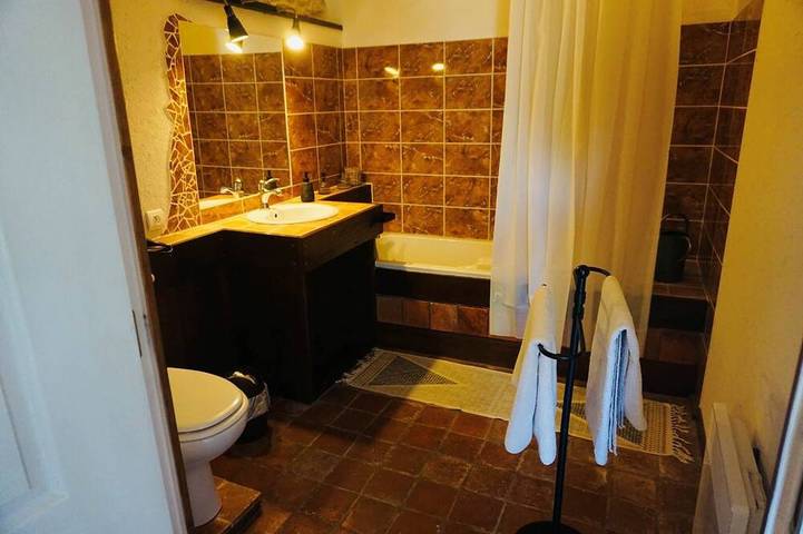 Gîte pour 2 personnes, avec sauna et jacuzzi à Messey-sur-Grosne - 2