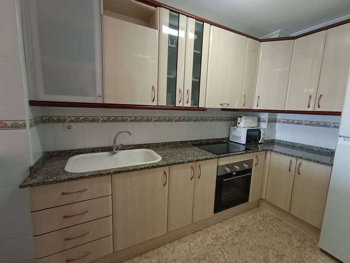 Ganze Wohnung, Ferienwohnung für 5 Personen mit Terrasse in La Manga del Mar Menor, Cartagena