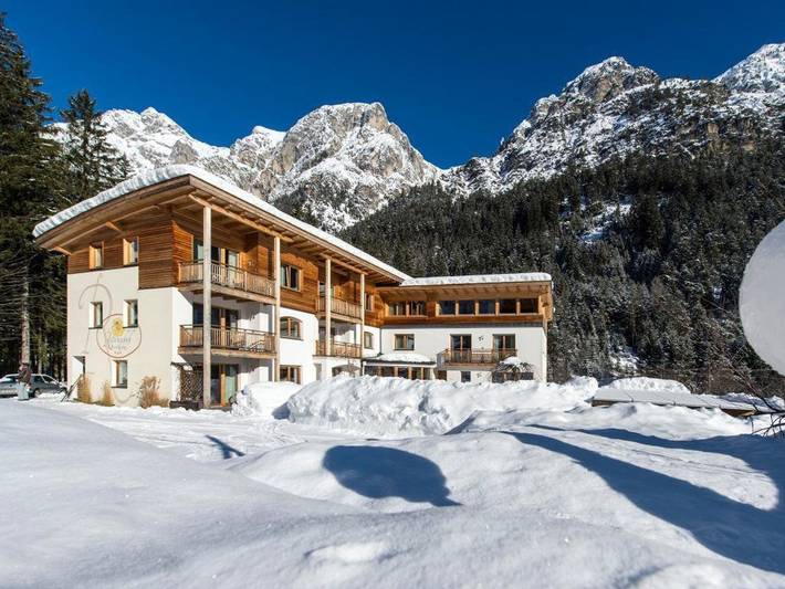 Ferienwohnung für 3 Personen, mit Garten und Ausblick in Brenner
