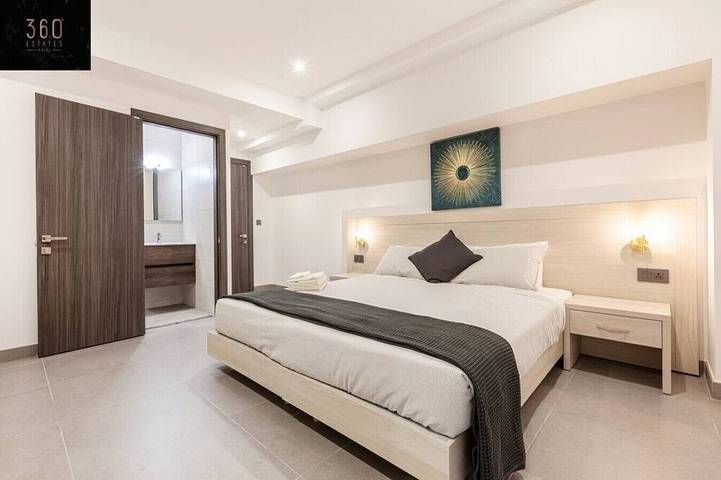 Bed and breakfast for 16 people in Malta