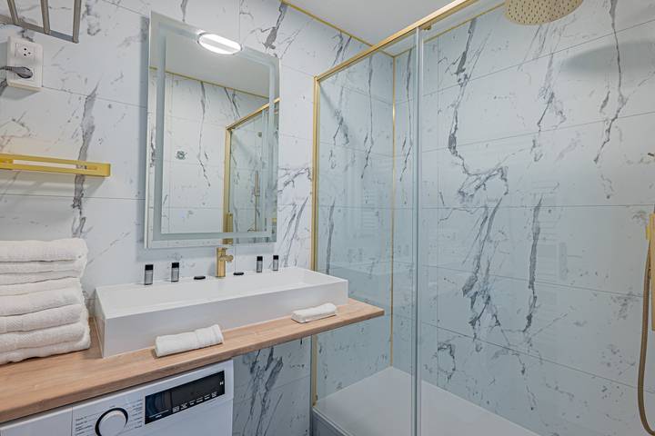 Appartement entier, Elégant 2 pièces - accès mer direct vue splendide in Cannes La Bocca, Cannes