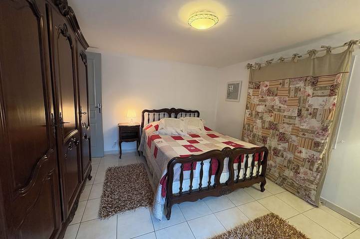 Gîte pour 4 personnes, avec terrasse et jardin à Riez - 2