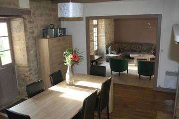 Villa pour 8 Personnes dans Montfaucon (Lot), Parc Naturel Régional des Causses du Quercy, Photo 1