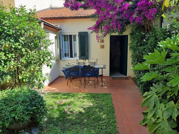 Villa per 8 persone, con panorama e giardino, con animali domestici a Viareggio