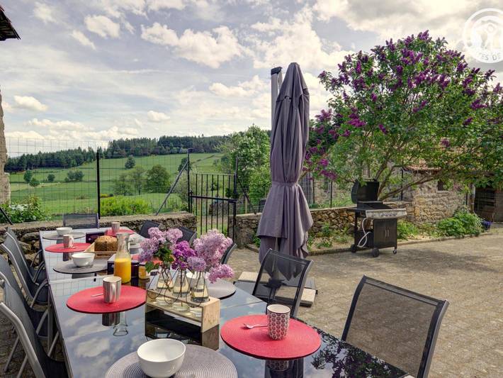 Gîte pour 12 personnes, avec jardin à Chalmazel - 2