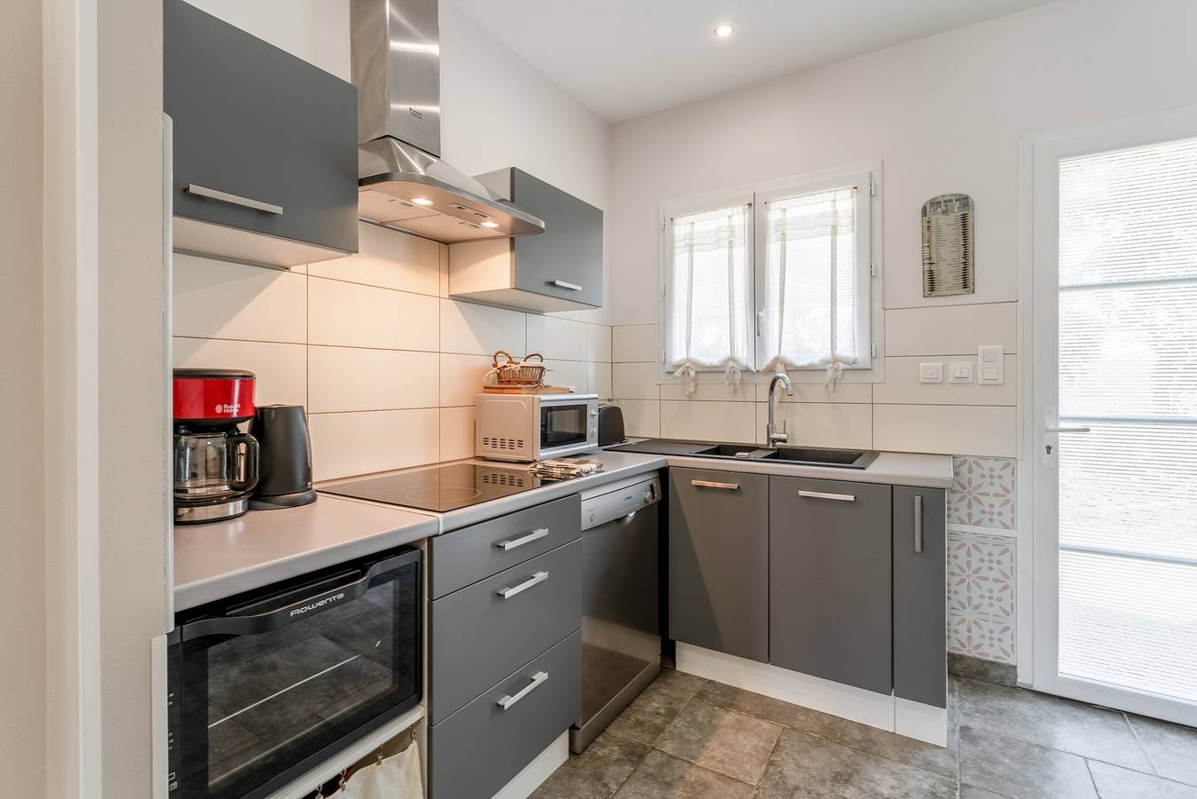Casa vacacional «Gîte Garrigue - Villa Cassandra» con piscina compartida, Wi-Fi y aire acondicionado in Tavel, Region de Nimes