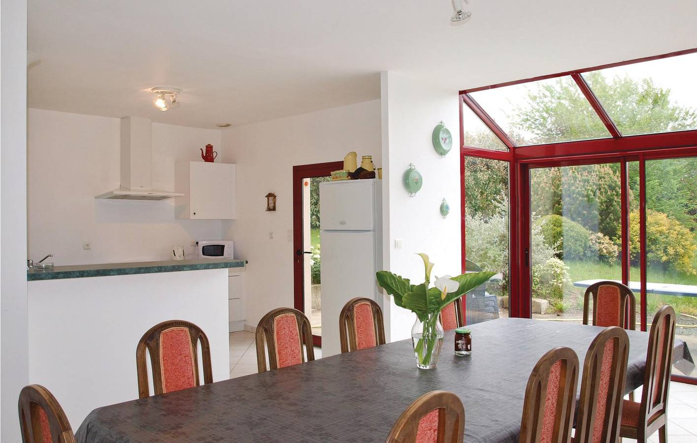 Apartamento con vistas al jardín: a 2 km de la playa y de la ciudad in Trédarzec, Costa de granito rosa