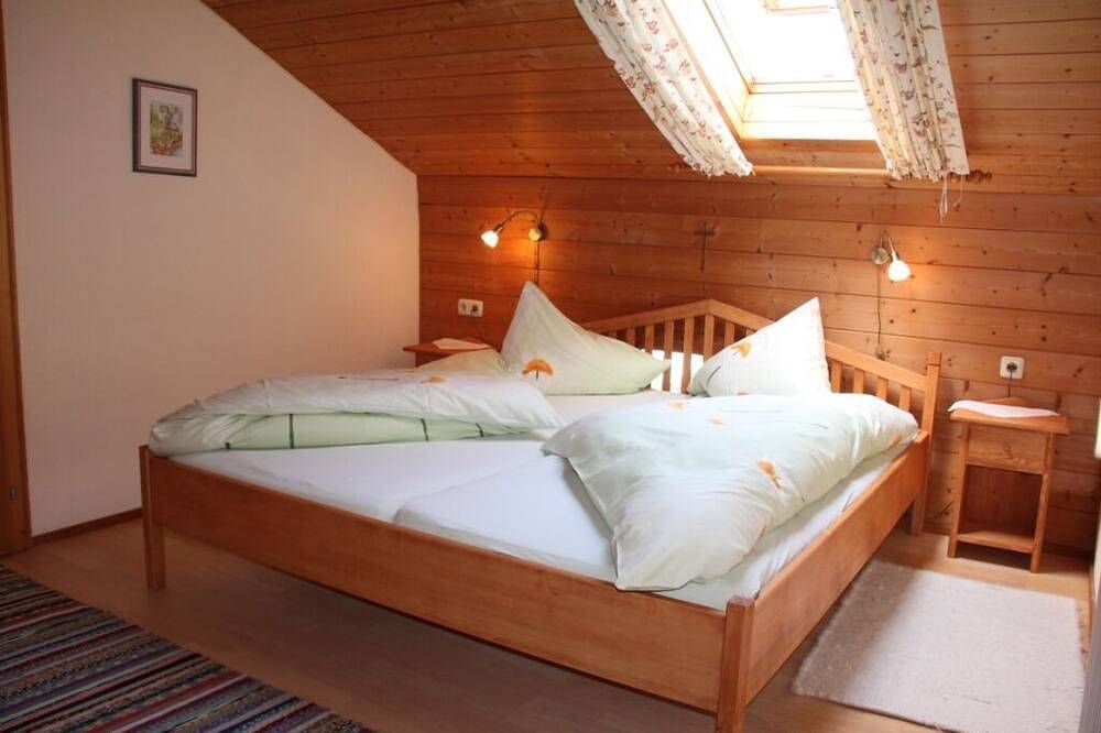 Ganze Wohnung, Ferienwohnung 47m², Bauernhof, Balkon, 2 Schlafzimmer, Wohnküche, Sat-Tv, W-Lan in Frasdorf, Bayerische Alpen