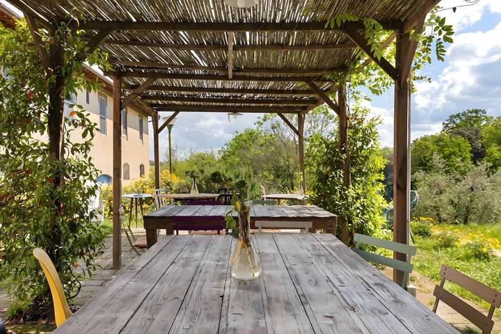 Entire apartment, Room 'Olivo - Fattoria Le Caprine' with Shared Garden, Wi-Fi and Air Conditioning in Gambassi Terme, Chianti