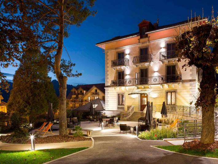 Hôtel pour 2 personnes, avec balcon et jacuzzi ainsi que sauna et piscine