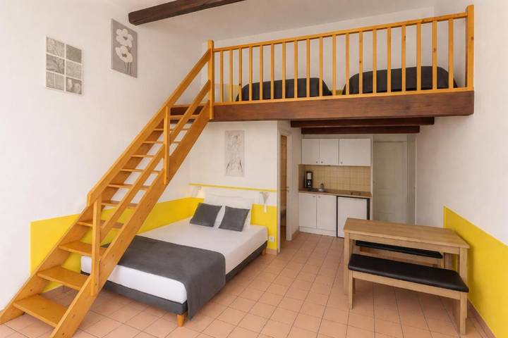 Appart’hôtel pour 4 personnes, avec terrasse et jardin à Arcueil