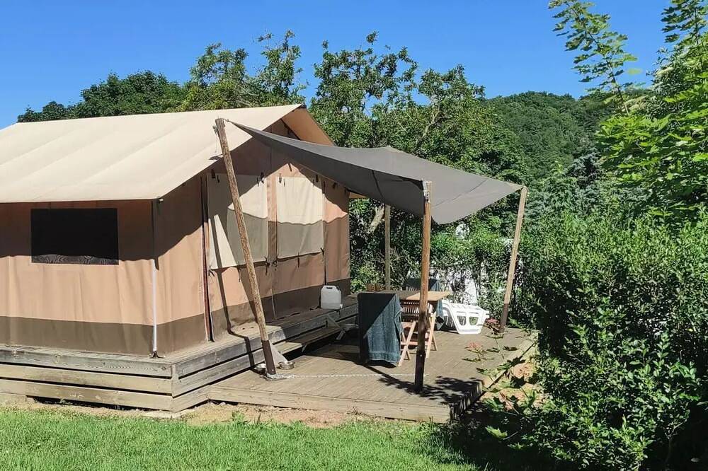 Tente Safari Family eco 5 personnes in Saint-Paul-de-Vézelin, Région de Roanne