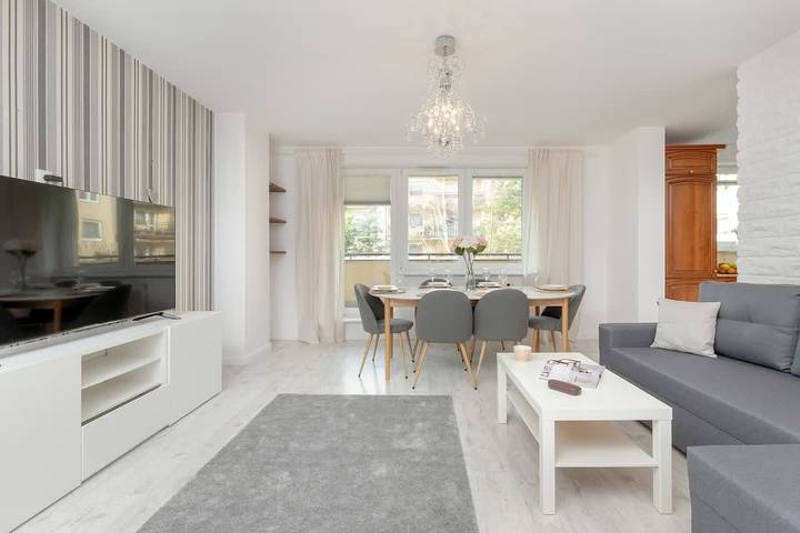 Ganze Wohnung, Ferienwohnung für 8 Personen mit Garten in Chełm, Danzig