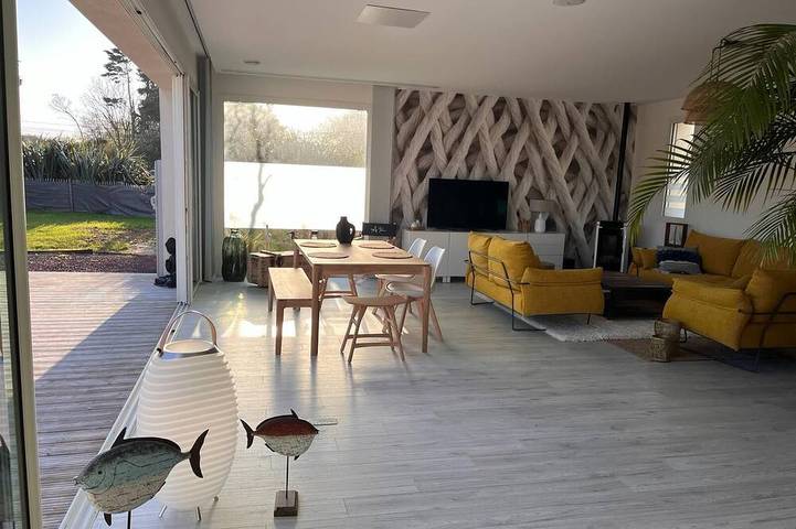 Location de vacances pour 8 personnes, animaux acceptés dans Plage de Tréompan