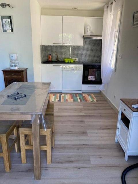 Two-Bedroom House in Gallargues-le-Montueux, Côte méditerranéenne (France)