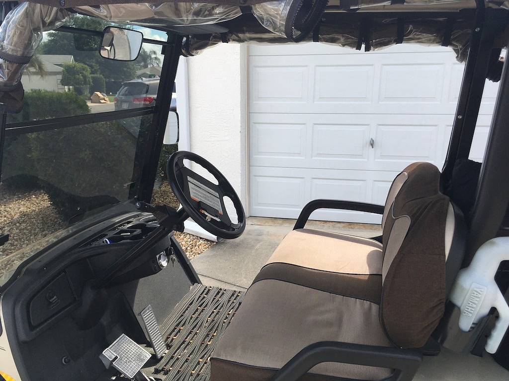 Welcome Small Dogs.. Elegant Villa, Golf Cart, Walk to Sumter Square, sleep 6 in The Villages, Sumter County