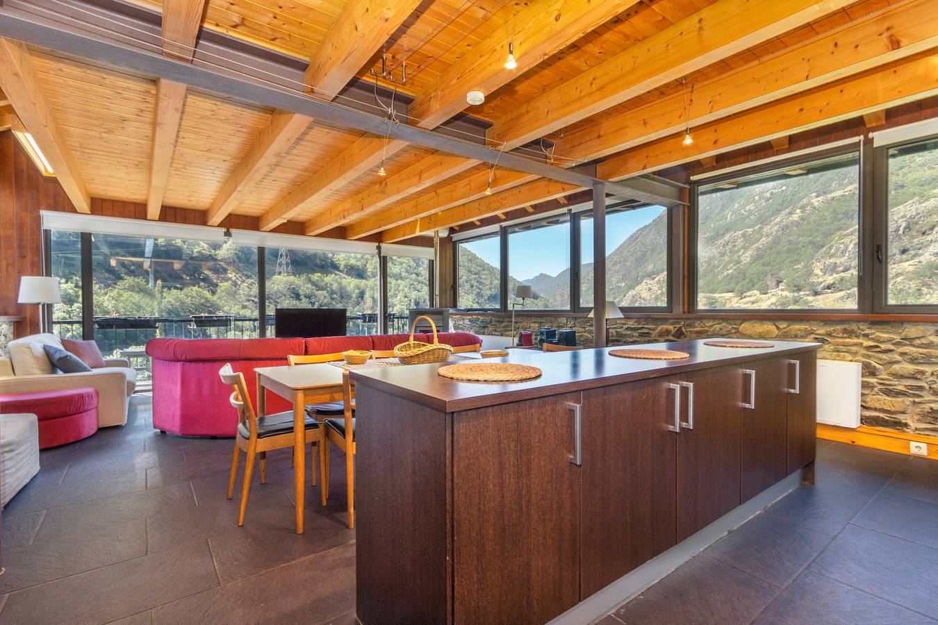 Casa rural 'Casa Guillem 2' con vistas al lago, Wi-Fi y aire acondicionado in Tavascan, Lladorre