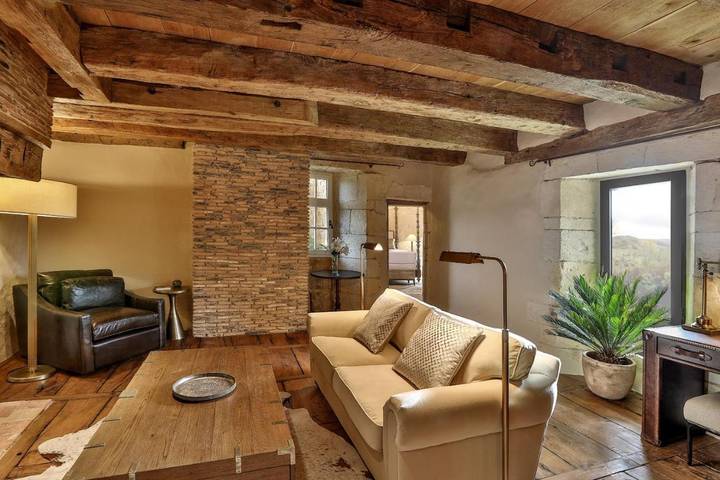 Location de vacances pour 3 personnes, avec piscine ainsi que vue et jardin, animaux acceptés à Saint-Aquilin - 3