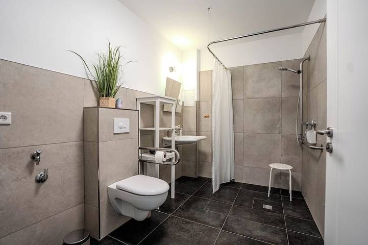 Apartamento entero, Disabled-friendly apartment \"Lena\" with care bed in Zahna-Elster, Fläming