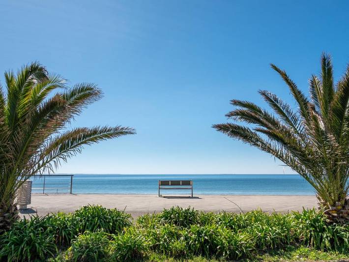 Camping pour 2 personnes, avec piscine et jardin