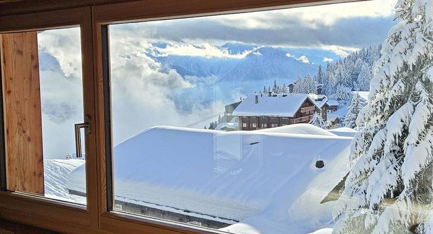 Hütte für 4 Personen, mit Balkon und Balkon/Terrasse sowie Terrasse und Ausblick in Bettmeralp - 2