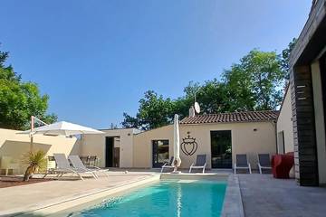 Location de vacances pour 6 personnes, avec jardin ainsi que piscine et terrasse, animaux acceptés à Saint-Vincent-sur-Graon