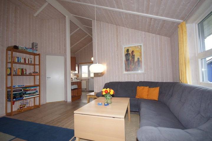 6 Personen Ferienhaus mit privatem Bootsteg, direkter Seelage, Kanu, Whirlpool und Sauna in Otterndorf in Otterndorf, Cuxland
