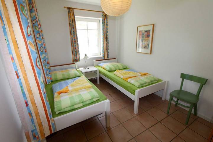 Blockhütte für 6 Personen, mit Terrasse und Garten, mit Haustier am Salzhaff - 4