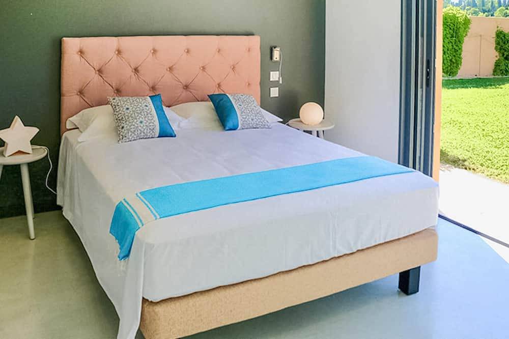 Cozy home in Maillane with kitchen in Maillane, Arles region