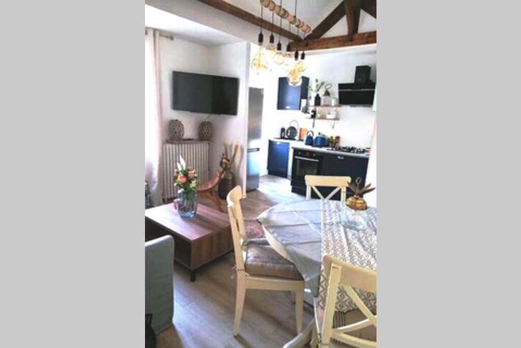 Appartement entier, Logement à 25min de Paris avec parking in Longjumeau, Essonne