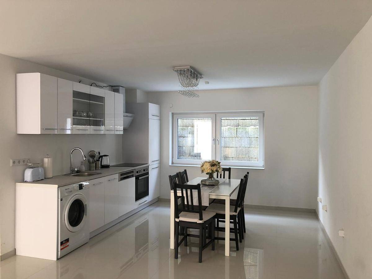 Geheel appartement, Two-Bedroom Apartment in Hamburg Jenfeld, Hamburg