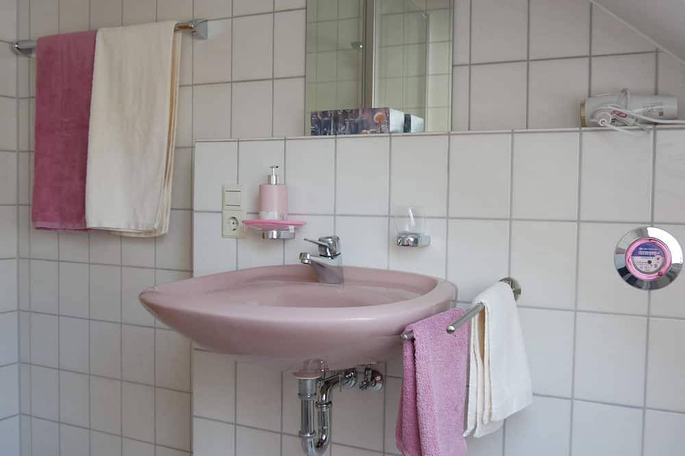 Ganze Wohnung, Ferienwohnung mit 63qm, Balkon, max. 3 Personen in Glottertal, Südschwarzwald