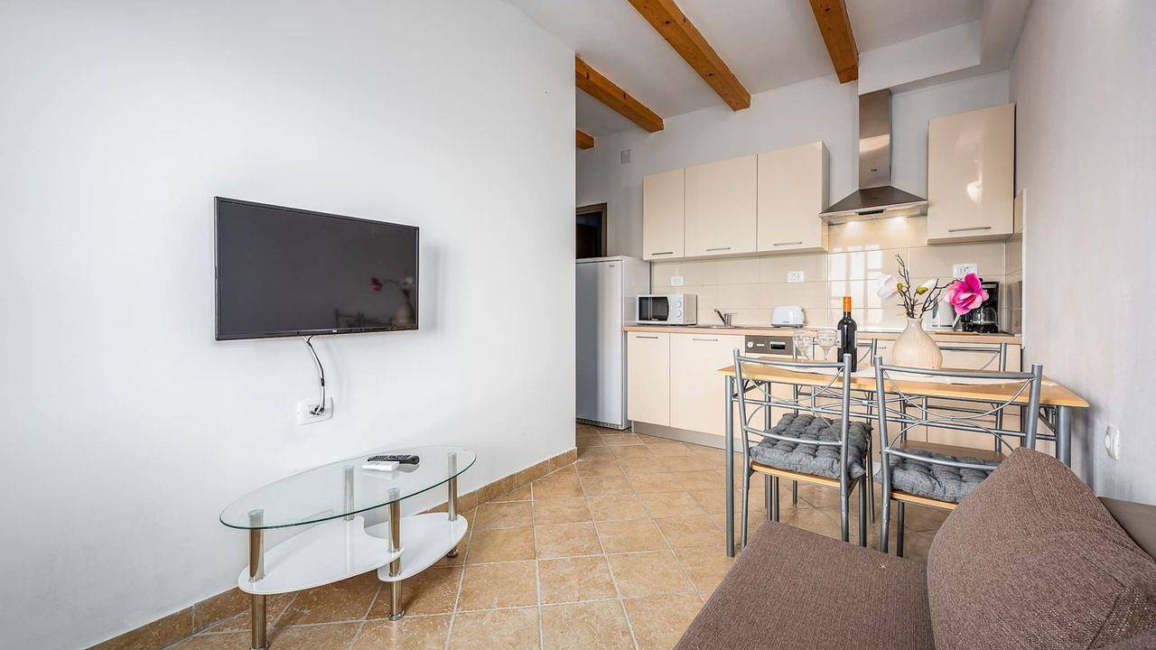 Ganze Ferienwohnung, Ferienwohnung für 2 Personen (30 m²) in Drenje in Raša, Ostküste Istrien