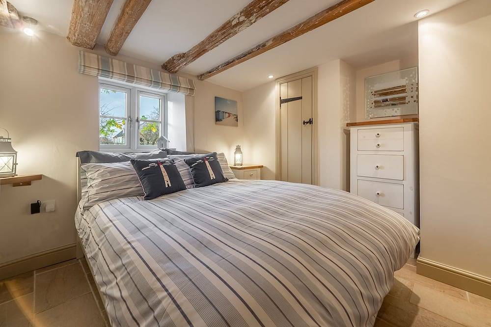 Mayes Cottage, Brancaster, Norfolk in Brancaster, Norfolk Coast