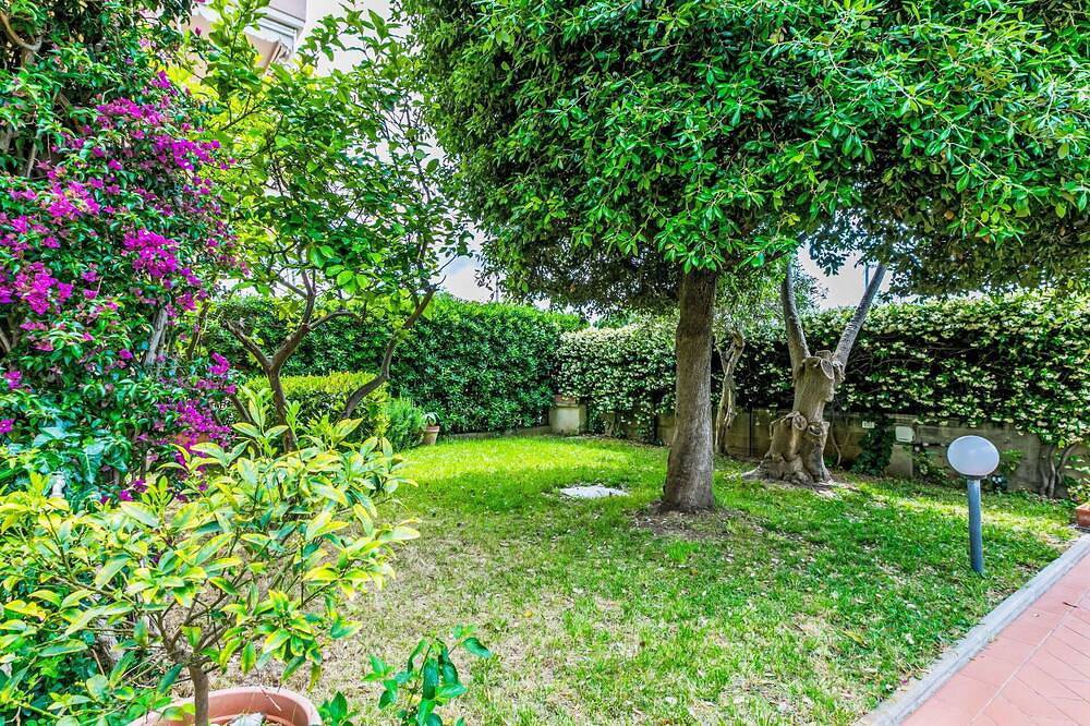 Appartamento intero, Accogliente appartamento per 8 persone con A/C, Wifi, Tv, balcone e animali ammessi in Marina di Cecina, Cecina