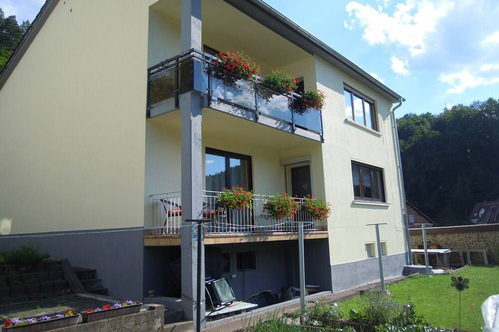 Ganze Wohnung, Ferienwohnung in traumhafter Lage mit unverbautem Blick über Elmstein in Elmstein, Saar-Nahe-Bergland