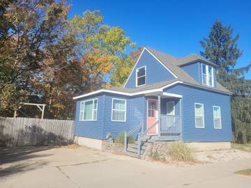 Vacation Home for 4 Guests in Frankfort, Lake Michigan, Picture 1