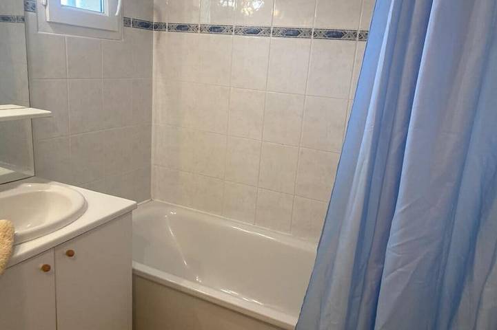 Entire apartment, Overlooking a lagoon and 5 mins from superb beach in Saint-Cyprien, Mediterranean Coast (France)