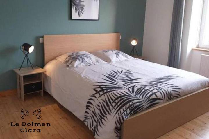 Location de vacances pour 15 personnes, avec jardin et bassin pour enfant ainsi que vue et piscine, animaux acceptés à Plounévez-Lochrist - 4