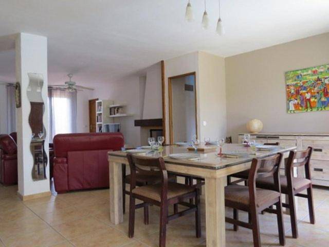 Location de vacances pour 6 personnes, avec piscine et terrasse à Saint-Estève - 3