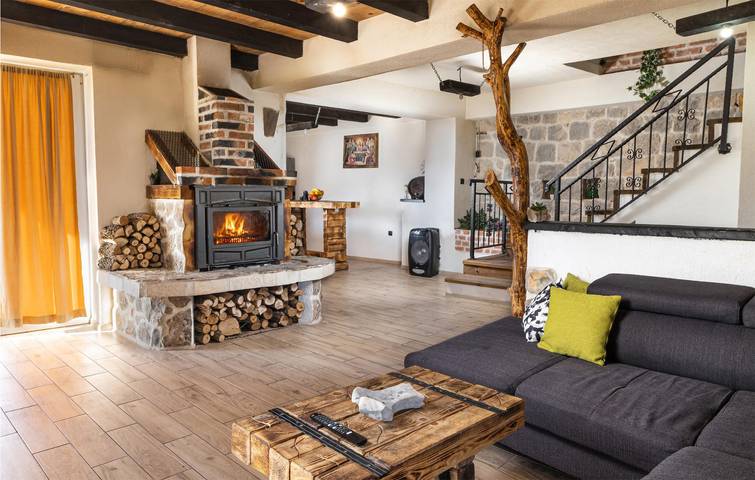 Stilvolle 2-Zimmer-Wohnung mit Pool, Terrasse und WLAN in Split-Dalmatien
