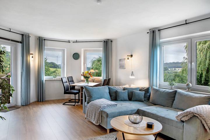 Ganze Wohnung, Ferienwohnung 'Glücksmomente' mit Balkon und Wlan in Habichtswald, Landkreis Kassel
